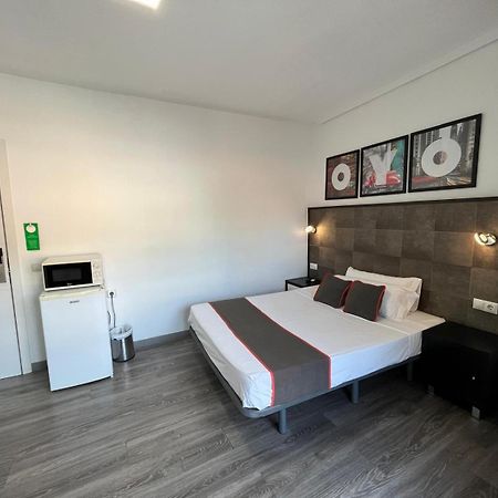 Hotel Hello Feria Madrid Exterior foto