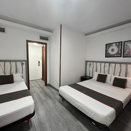 Hotel Hello Feria Madrid Exterior foto