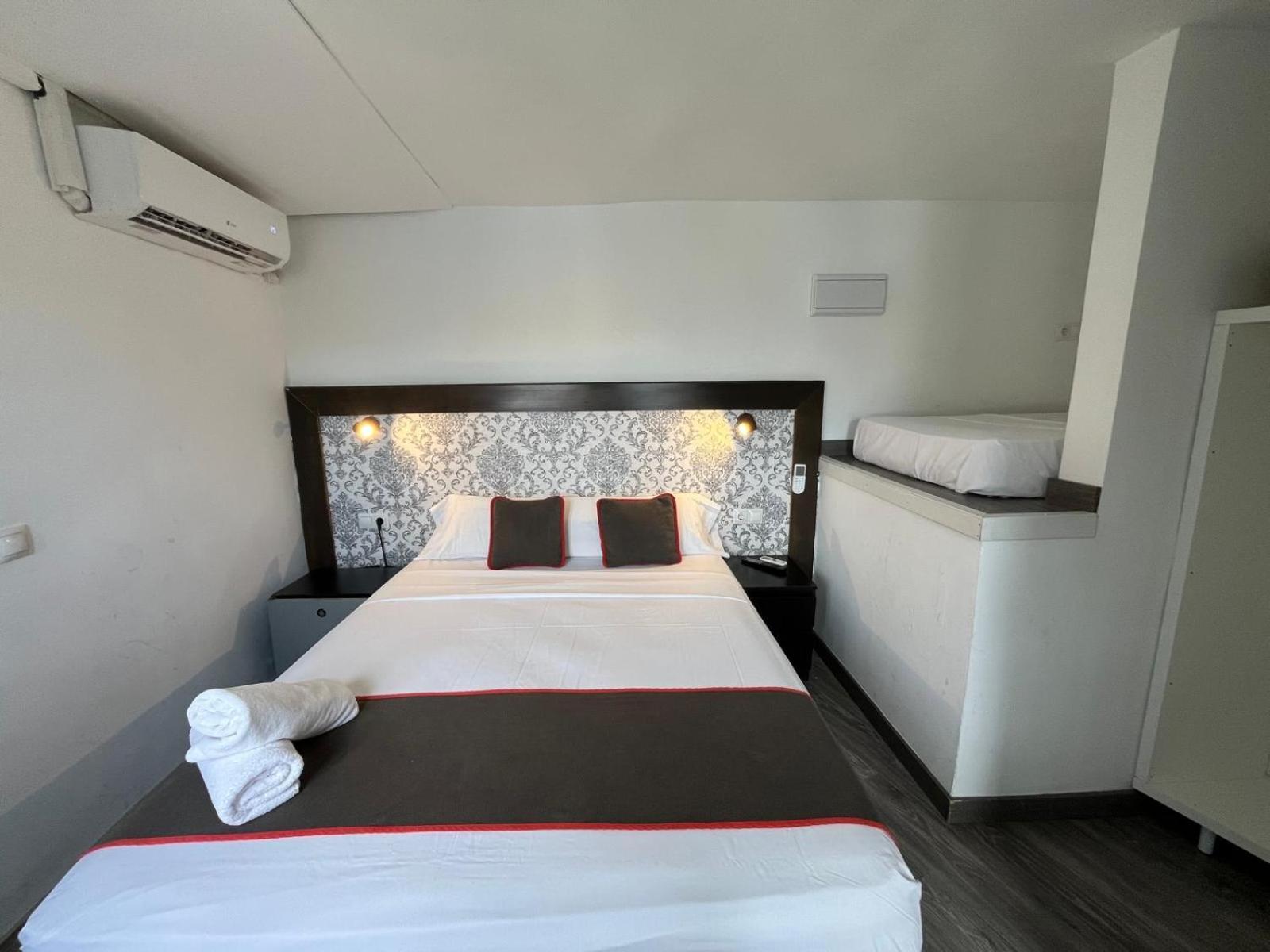 Hotel Hello Feria Madrid Exterior foto